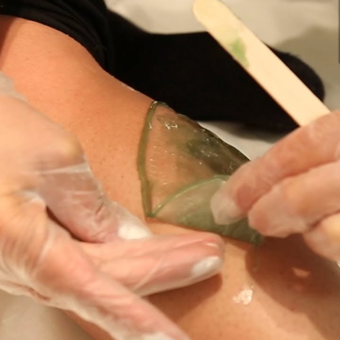 Female-intimate-waxing